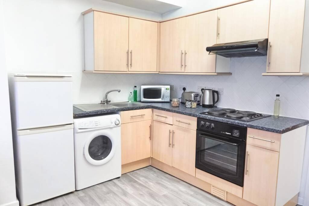 Apartment Up To 9 Close To Centre, Big Tv And Wifi Cardiff Eksteriør bilde