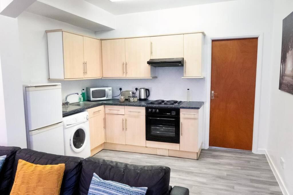 Apartment Up To 9 Close To Centre, Big Tv And Wifi Cardiff Eksteriør bilde